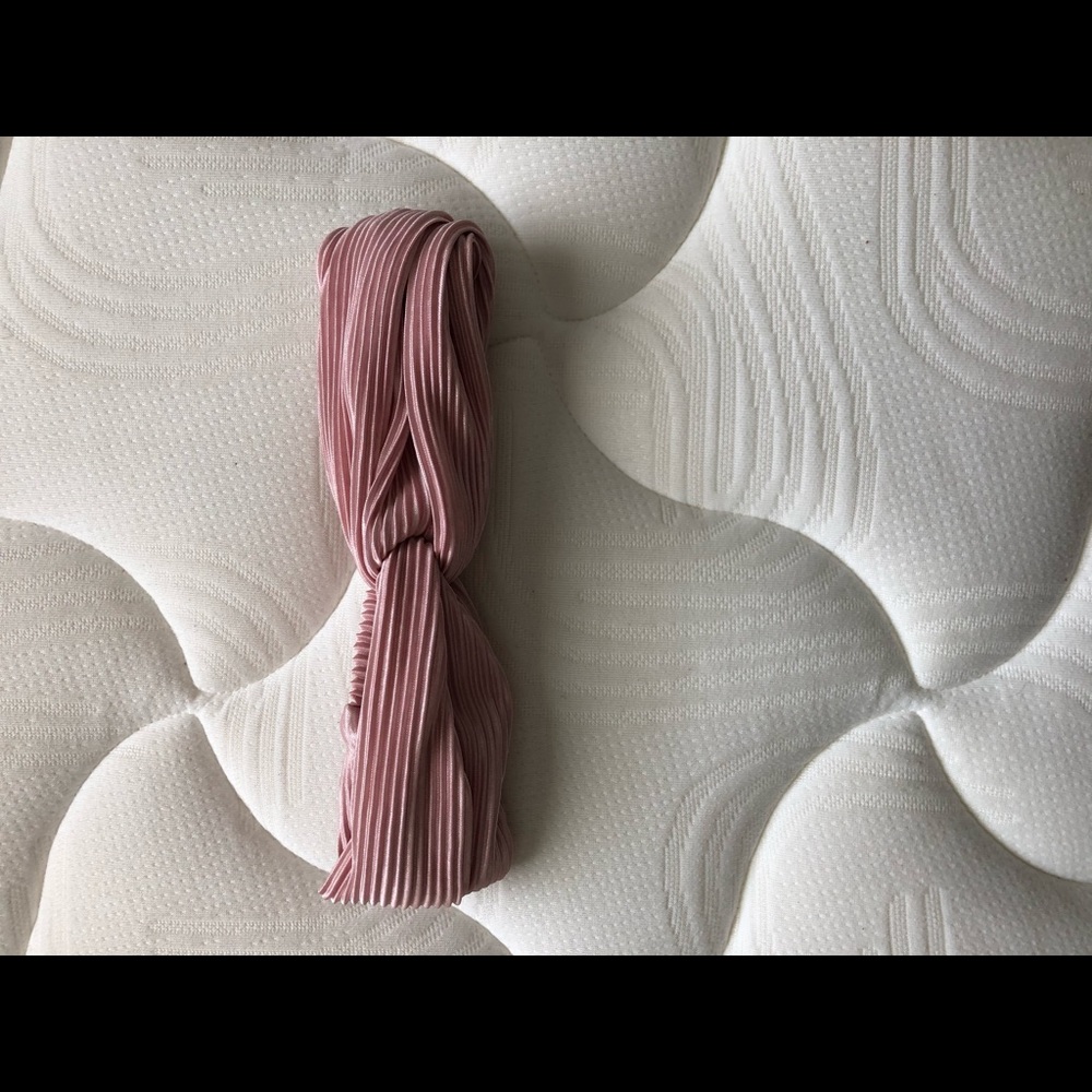 Velvet tie headband